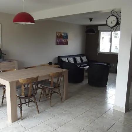 בית נופש Grande Maison Aux Portes Du Mans *