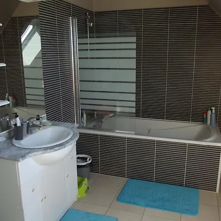 Grande Maison Aux Portes Du Mans * לה מאנש